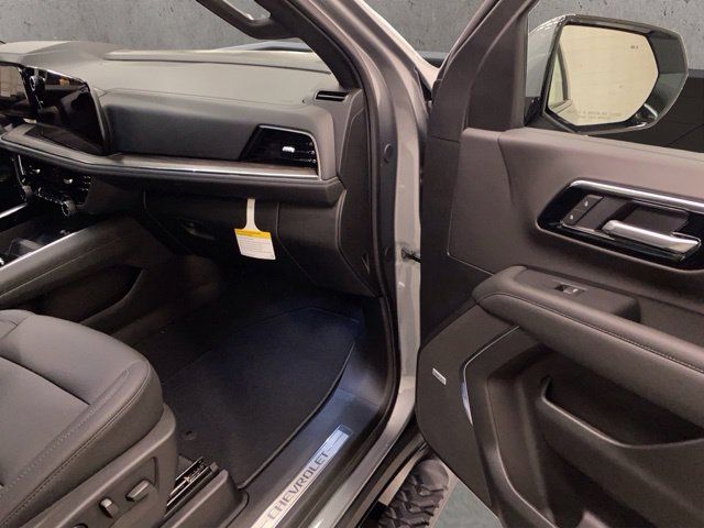 New 2026 Chevrolet Suburban Z71 w/ Z71 Off-Road Package AWD/4WD image 21