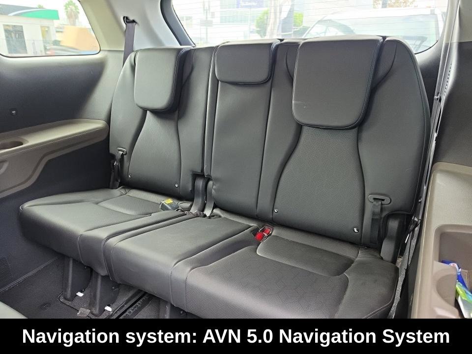 Used 2025 Kia Carnival FWD image 7