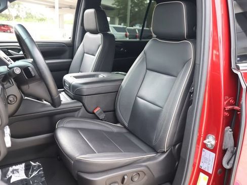 Used 2023 GMC Yukon SLT w/ SLT Premium Package AWD/4WD image 15