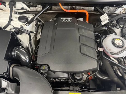 Used 2021 Audi Q5 e Premium Plus w/ Premium Plus Package AWD/4WD image 9