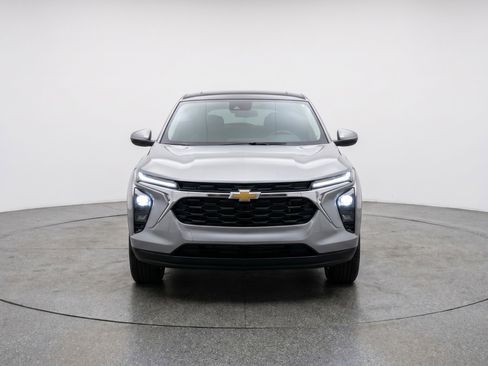 Used 2025 Chevrolet TrailBlazer LT FWD image 2