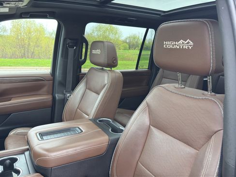 Used 2023 Chevrolet Suburban High Country AWD/4WD image 20