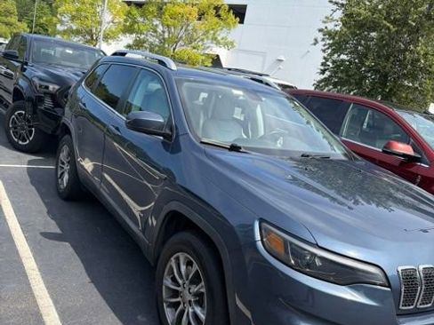 Used 2020 Jeep Cherokee Latitude Plus w/ Comfort/Convenience Group AWD/4WD image 1