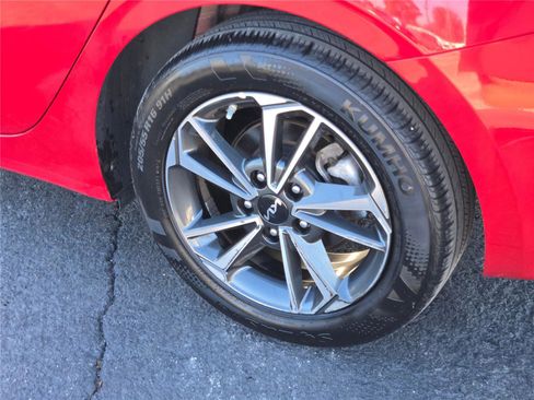 Used 2024 Kia Forte LXS image 18