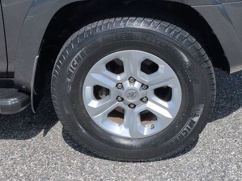 Used 2018 Toyota 4Runner SR5 RWD image 11