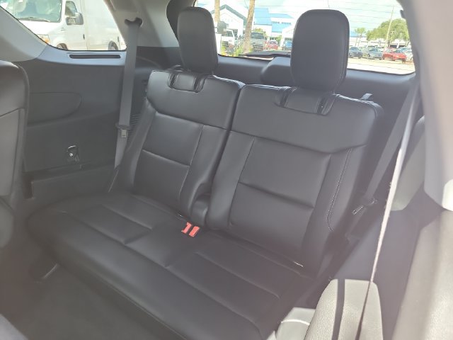 Used 2024 Ford Explorer XLT w/ Equipment Group 202A RWD image 15