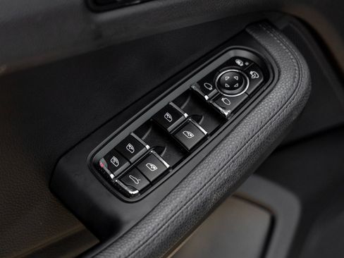 Used 2021 Porsche Macan S image 20