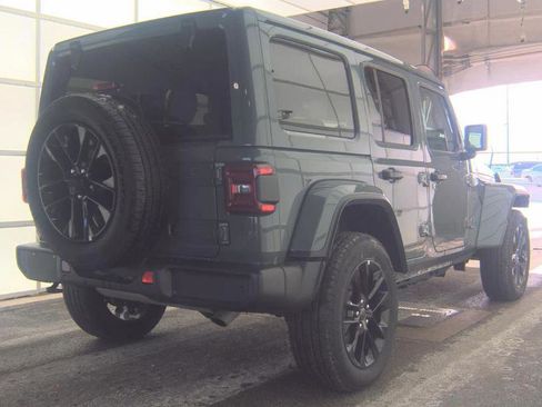 Used 2025 Jeep Wrangler Unlimited Sahara w/ Safety Group image 4