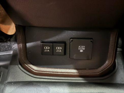 Used 2020 Toyota Highlander Platinum image 14