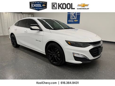 Used 2022 Chevrolet Malibu LT w/ Sport Edition FWD image 1