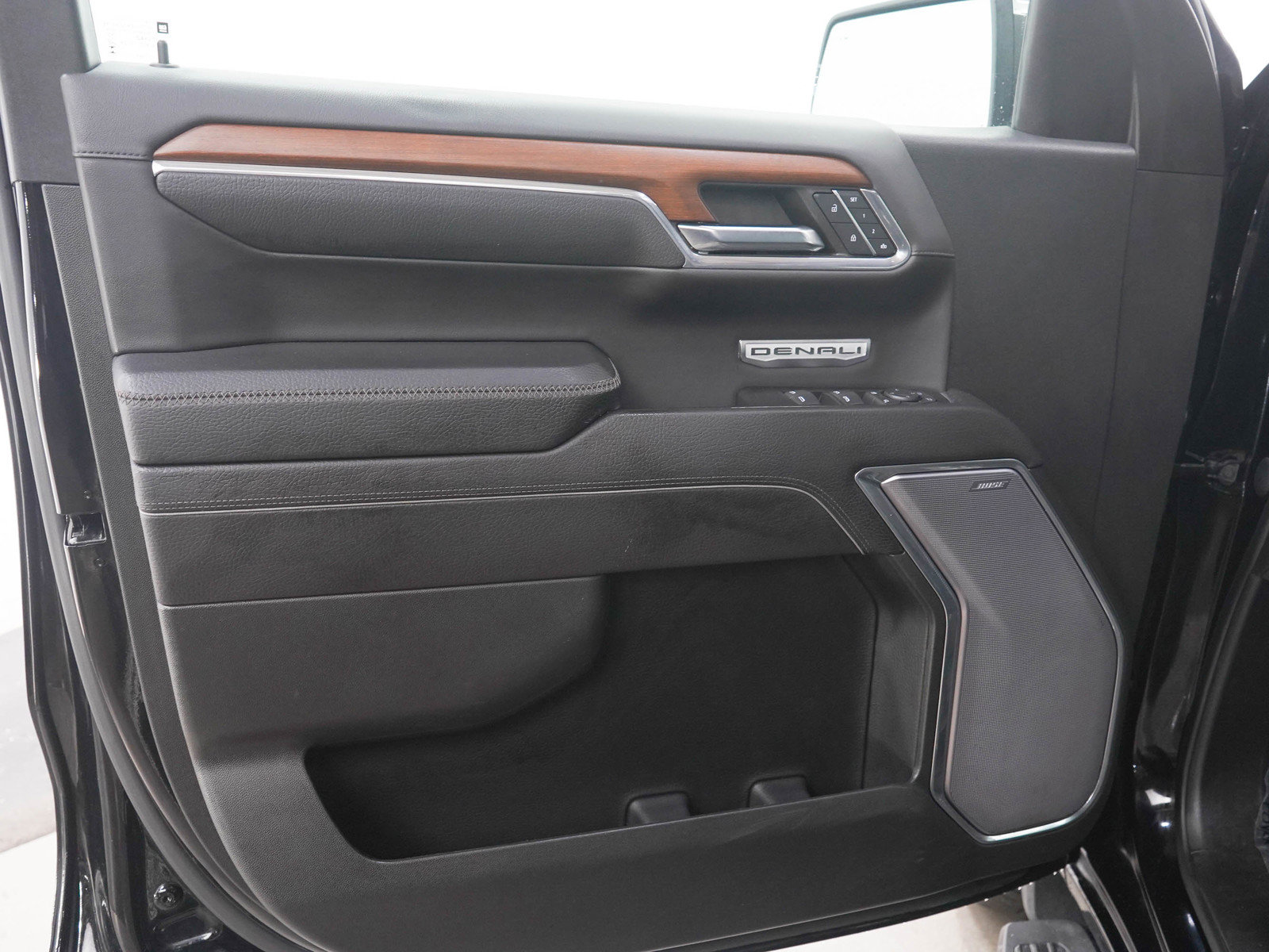Used 2023 GMC Sierra 1500 Denali w/ Technology Package AWD/4WD image 21