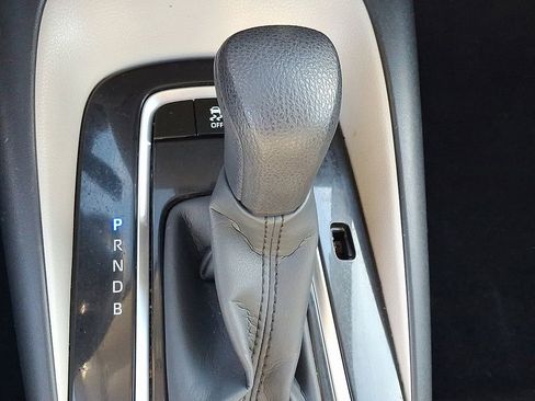 Used 2022 Toyota Corolla LE image 15