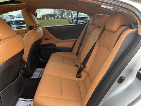Used 2024 Lexus ES 350 w/ Premium Package image 16