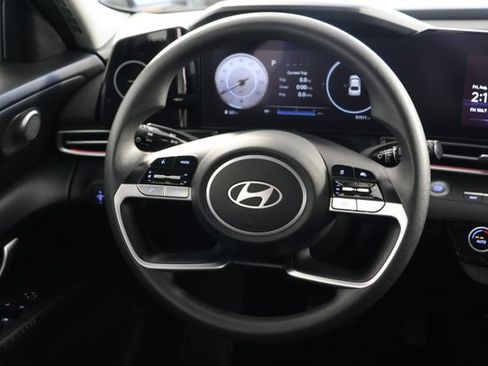 Used 2024 Hyundai Elantra SEL FWD image 10