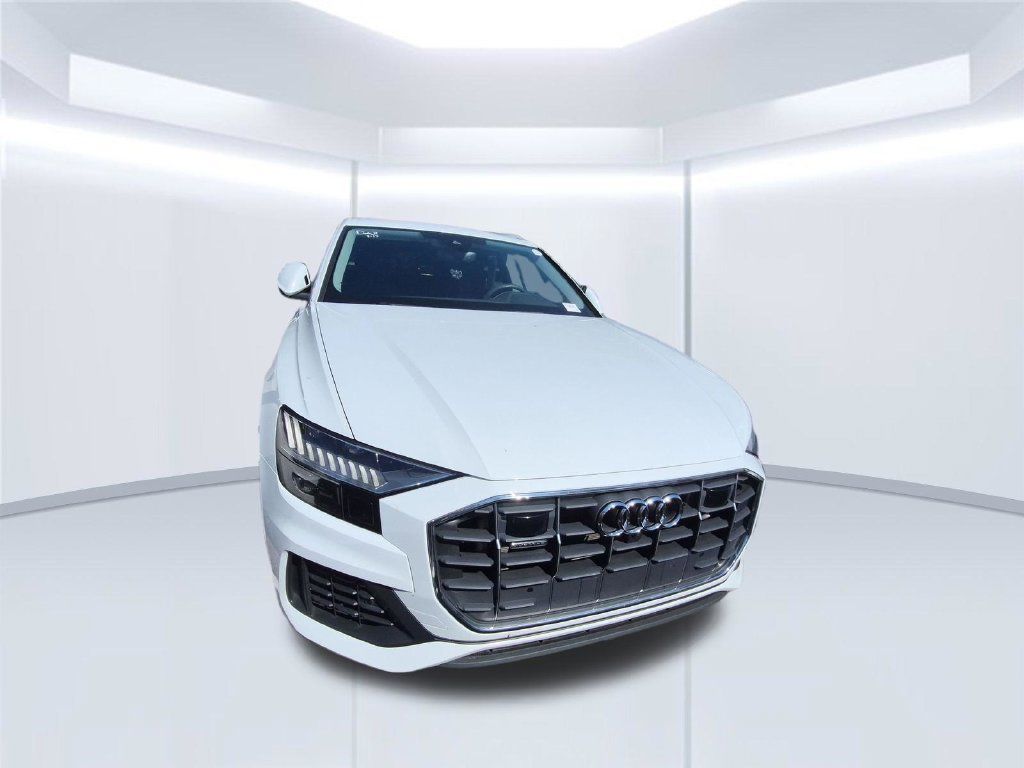 Used 2023 Audi Q8 Premium AWD/4WD image 5