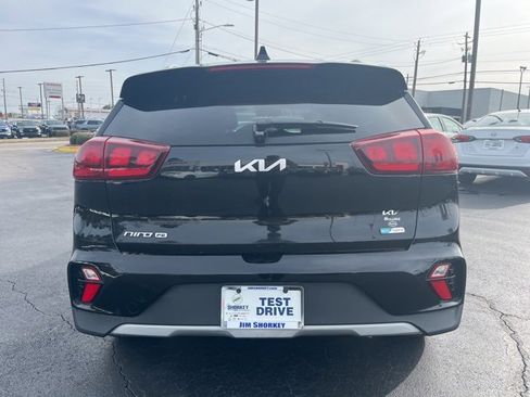 Used 2022 Kia Niro LX image 4