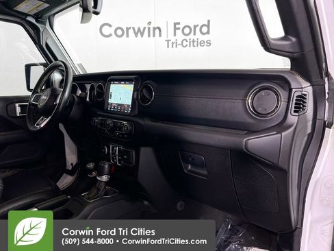 Used 2021 Jeep Wrangler Unlimited Sahara AWD/4WD image 29