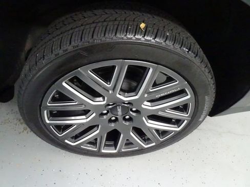 Certified 2026 GMC Yukon Denali Ultimate w/ LPO, Floor Liner Package AWD/4WD image 29