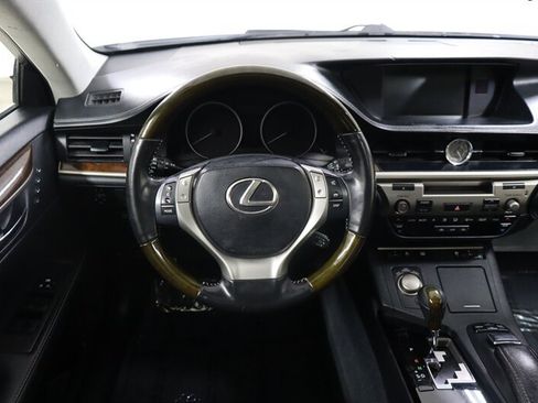 Used 2014 Lexus ES 350 w/ Luxury Package FWD image 8