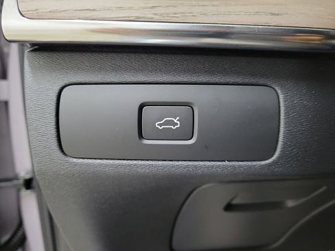New 2026 Volvo XC90 B6 Plus w/ Protection Package Premier AWD/4WD image 34