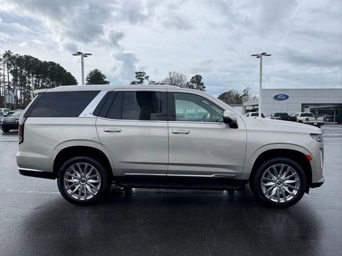 Used 2023 Cadillac Escalade Premium Luxury image 6