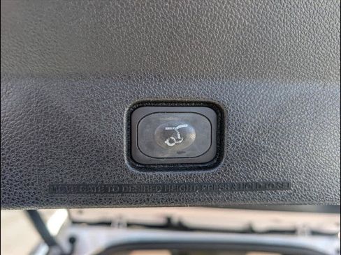 Used 2016 Ford Explorer XLT w/ Equipment Group 202A image 18