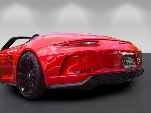 Used 2019 Porsche 911 Speedster RWD image 17