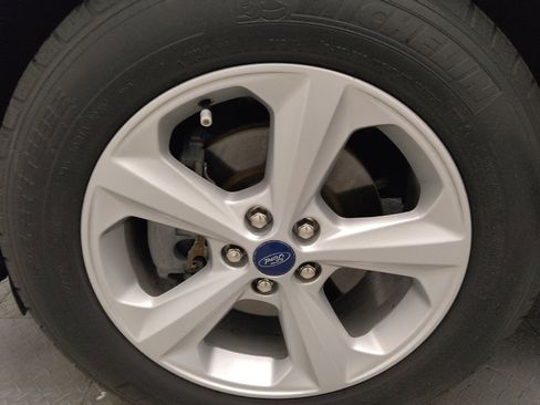 Used 2020 Ford Edge SE FWD image 31