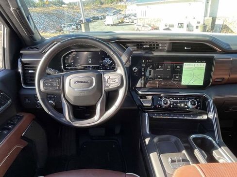 Certified 2025 GMC Sierra 2500 Denali Ultimate image 11