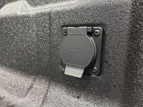 New 2026 GMC Canyon Denali image 9