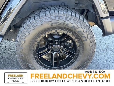 Used 2020 Jeep Wrangler Unlimited Sahara image 11