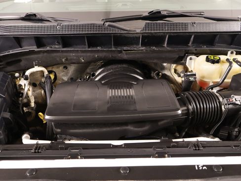 Used 2019 Chevrolet Silverado 1500 LT Trail Boss w/ Convenience Package AWD/4WD image 19