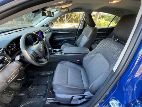 Used 2025 Toyota Camry LE image 25