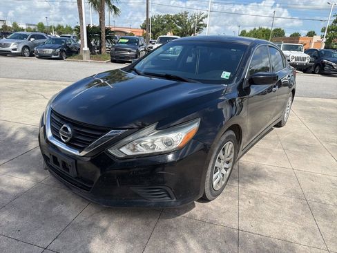 Used 2017 Nissan Altima 2.5 S w/ Power Driver Seat Package FWD image 1