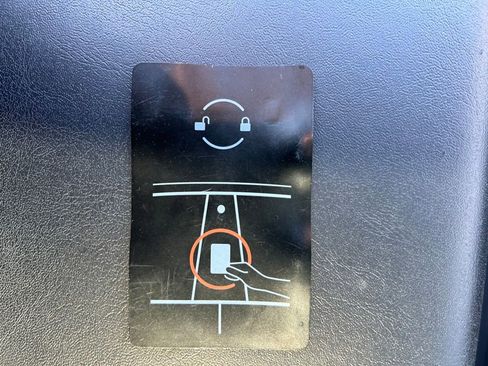 Used 2023 Tesla Model 3 Standard Range image 37