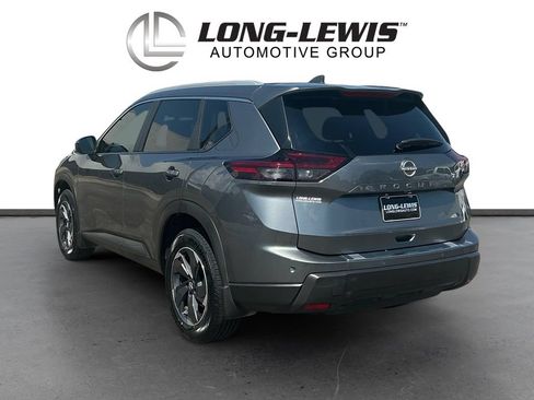 Used 2025 Nissan Rogue SV w/ SV Premium Package FWD image 4