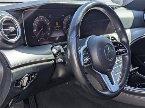 Used 2020 Mercedes-Benz E 350 4MATIC Sedan image 3