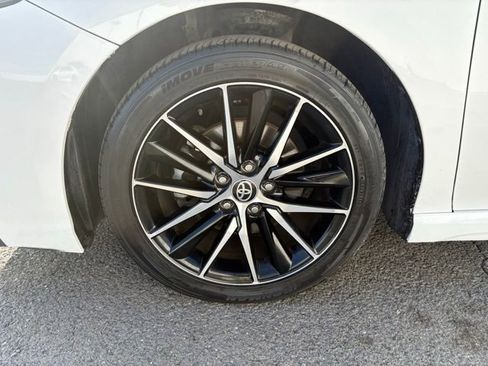 Used 2021 Toyota Camry SE image 6