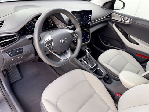 Used 2022 Hyundai Ioniq Blue FWD image 4