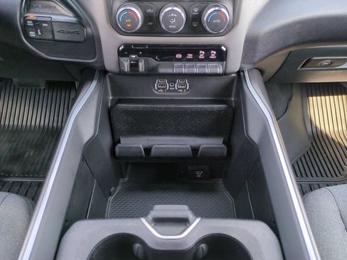 Used 2022 RAM 2500 Big Horn w/ Level C Equiment Group AWD/4WD image 23