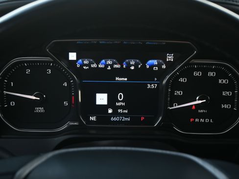 Used 2021 GMC Sierra 2500 Denali w/ Denali Black Diamond Edition image 25