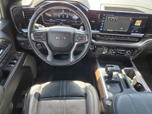 Used 2024 Chevrolet Silverado 1500 High Country w/ High Country Premium Package AWD/4WD image 19