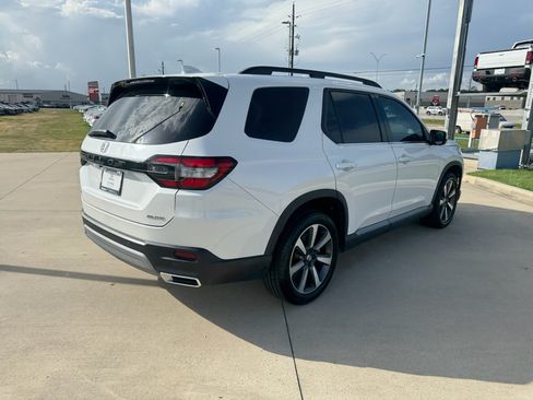 Certified 2025 Honda Pilot Elite image 8