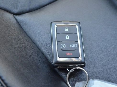 Used 2023 Jeep Grand Cherokee Limited w/ Black Appearance Package AWD/4WD image 26