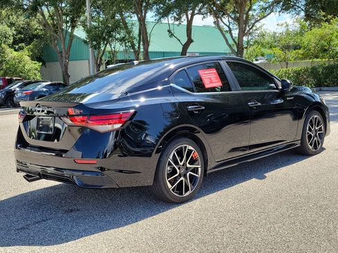 Certified 2025 Nissan Sentra SR FWD image 6