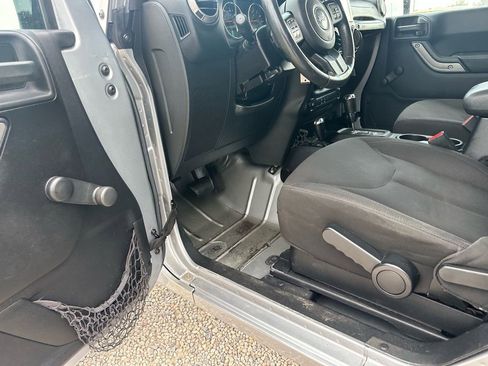 Used 2015 Jeep Wrangler Sport w/ Connectivity Group image 20