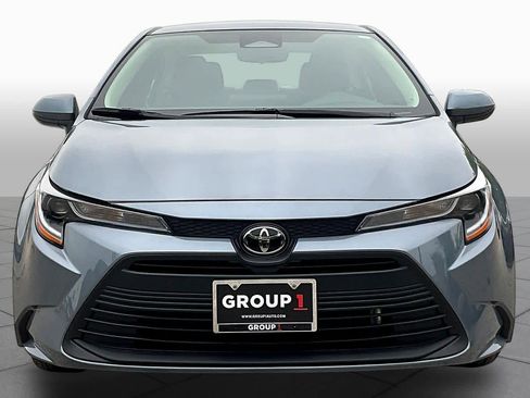 Used 2025 Toyota Corolla LE FWD image 4
