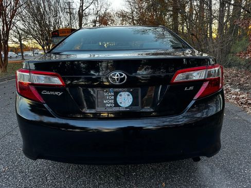 Used 2013 Toyota Camry LE image 8