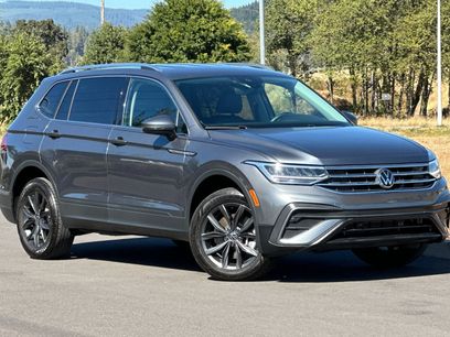 Used 2024 Volkswagen Tiguan SE