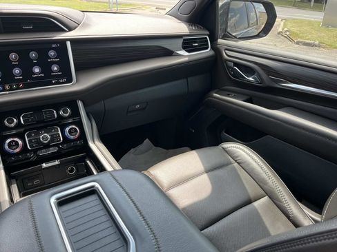 Used 2021 GMC Yukon XL Denali RWD image 19